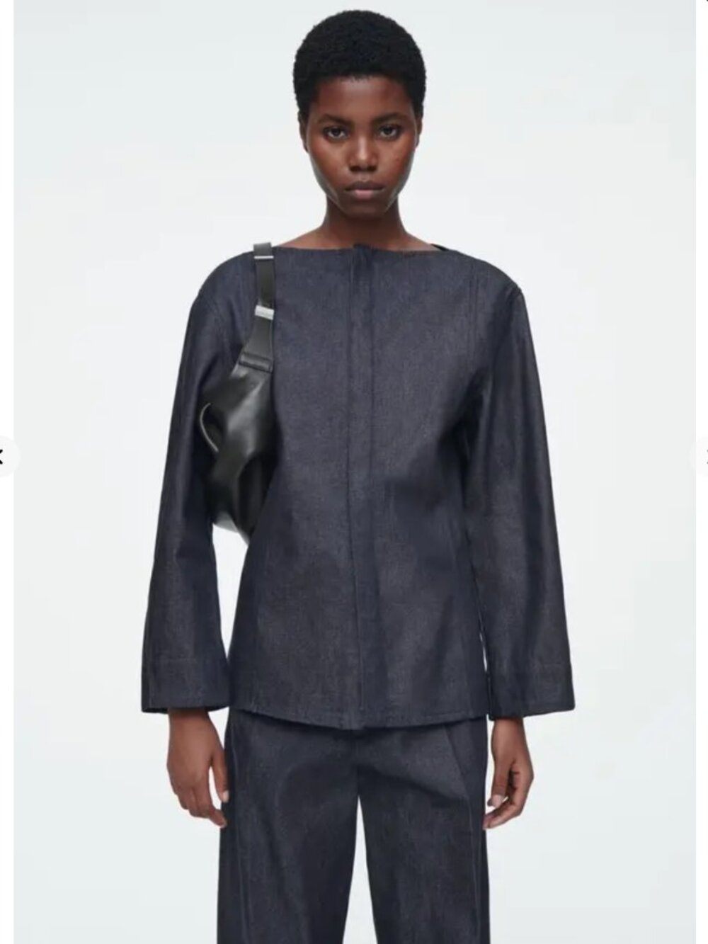 COS THE STRAIGHT-NECK RAW DENIM SHIRT